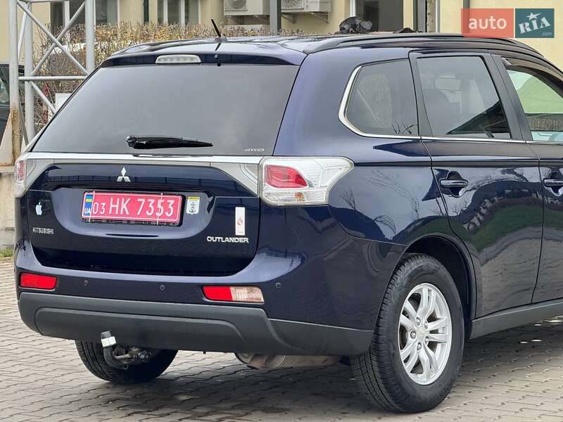 Позашляховик / Кросовер Mitsubishi Outlander 2012 в Луцьку