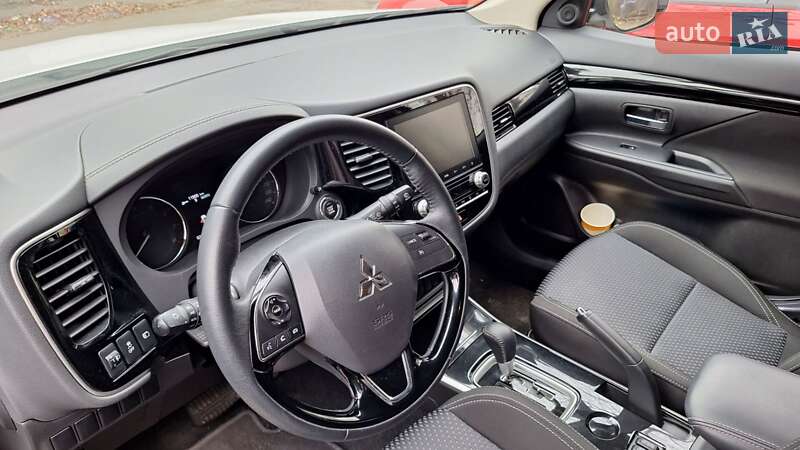 Позашляховик / Кросовер Mitsubishi Outlander 2021 в Києві фото 5 Позашляховик / Кросовер Mitsubishi Outlander 2021 в Києві