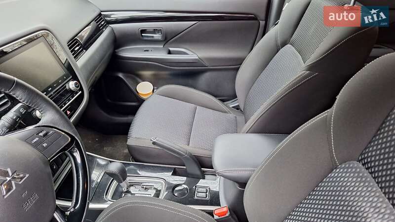 Позашляховик / Кросовер Mitsubishi Outlander 2021 в Києві фото 10 Позашляховик / Кросовер Mitsubishi Outlander 2021 в Києві