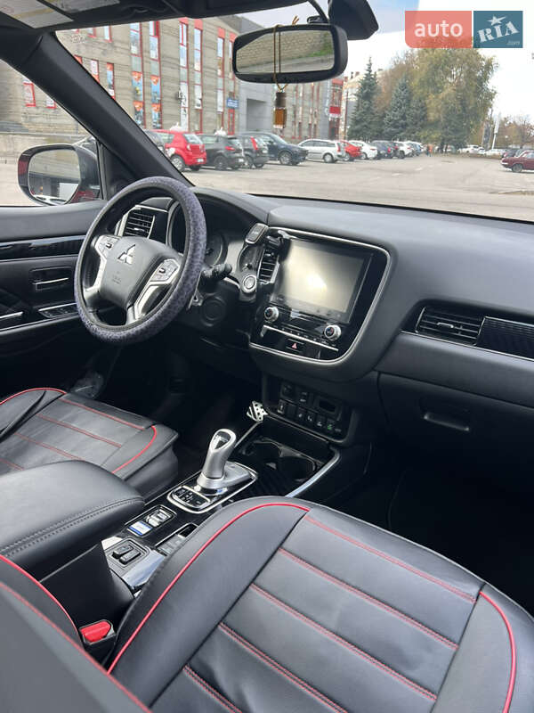 Внедорожник / Кроссовер Mitsubishi Outlander 2021 в Днепре