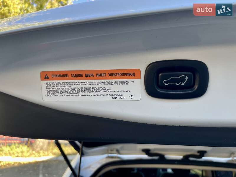 Позашляховик / Кросовер Mitsubishi Outlander 2015 в Києві