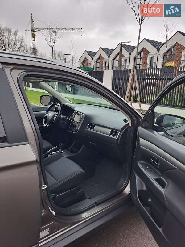 Внедорожник / Кроссовер Mitsubishi Outlander 2016 в Белой Церкви фото 18 Внедорожник / Кроссовер Mitsubishi Outlander 2016 в Белой Церкви