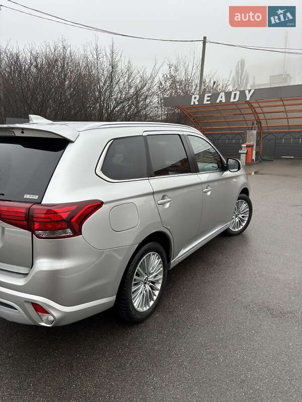 Внедорожник / Кроссовер Mitsubishi Outlander 2018 в Харькове