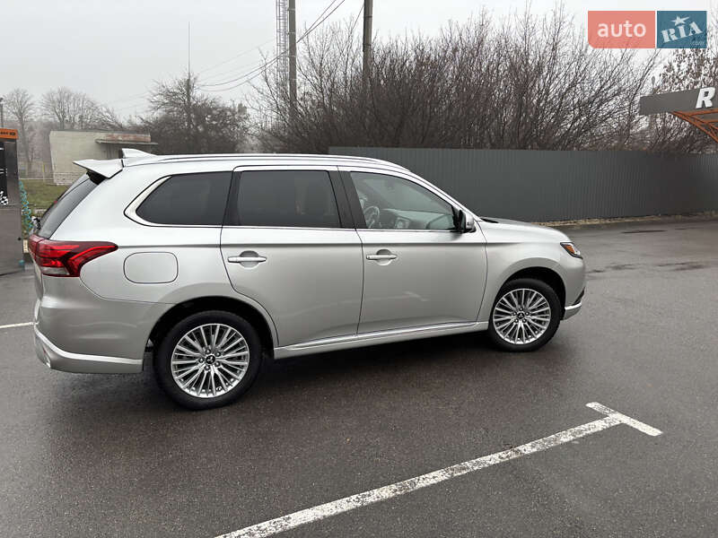 Внедорожник / Кроссовер Mitsubishi Outlander 2018 в Харькове