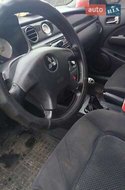 Внедорожник / Кроссовер Mitsubishi Outlander 2004 в Киеве