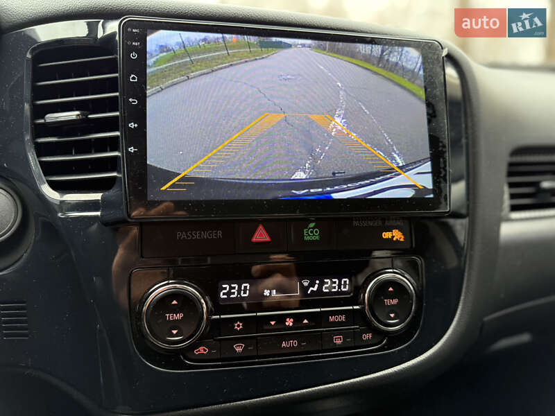 Внедорожник / Кроссовер Mitsubishi Outlander 2017 в Киеве