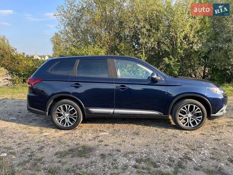 Позашляховик / Кросовер Mitsubishi Outlander 2017 в Богородчанах