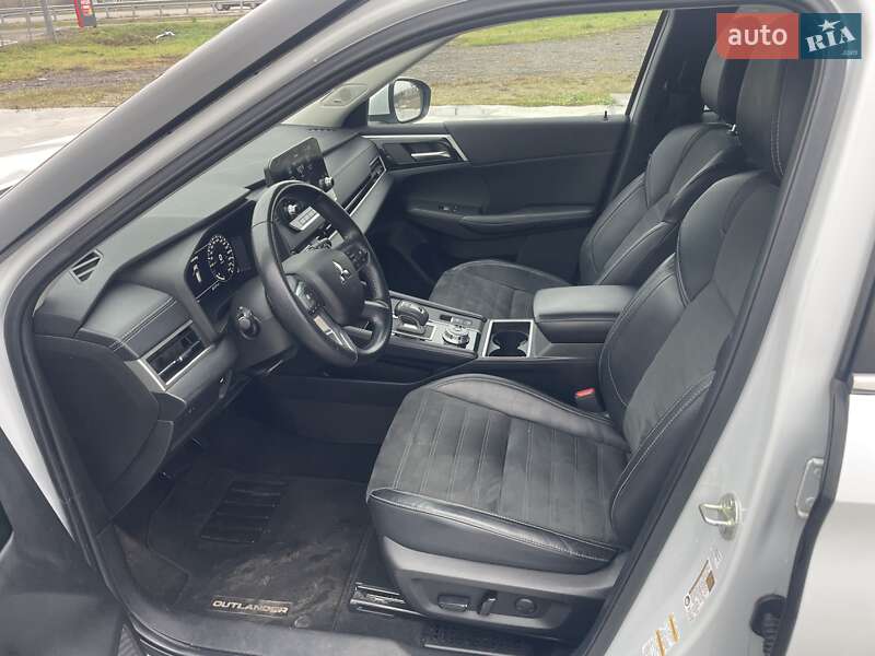 Внедорожник / Кроссовер Mitsubishi Outlander 2021 в Киеве фото 14 Внедорожник / Кроссовер Mitsubishi Outlander 2021 в Киеве