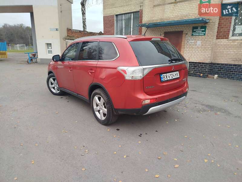 Внедорожник / Кроссовер Mitsubishi Outlander 2014 в Шепетовке