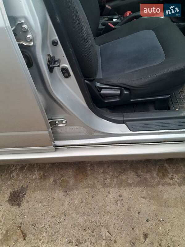 Внедорожник / Кроссовер Mitsubishi Outlander 2003 в Ямполе