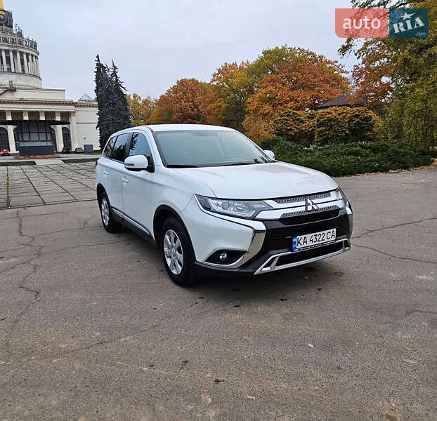 Mitsubishi Outlander 2020
