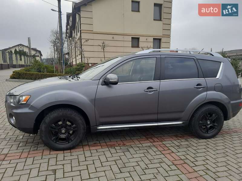 Внедорожник / Кроссовер Mitsubishi Outlander 2009 в Золочеве