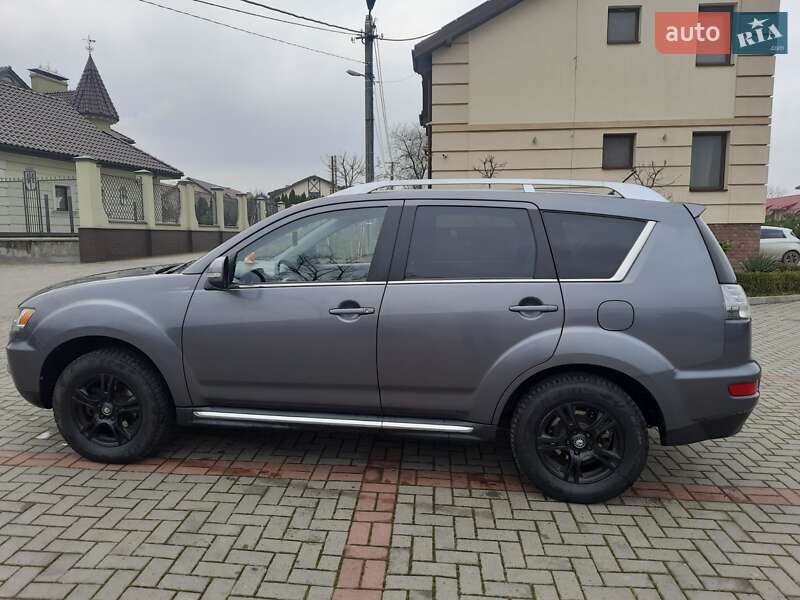 Внедорожник / Кроссовер Mitsubishi Outlander 2009 в Золочеве