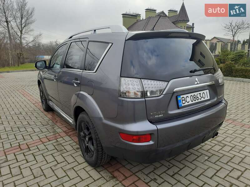 Внедорожник / Кроссовер Mitsubishi Outlander 2009 в Золочеве