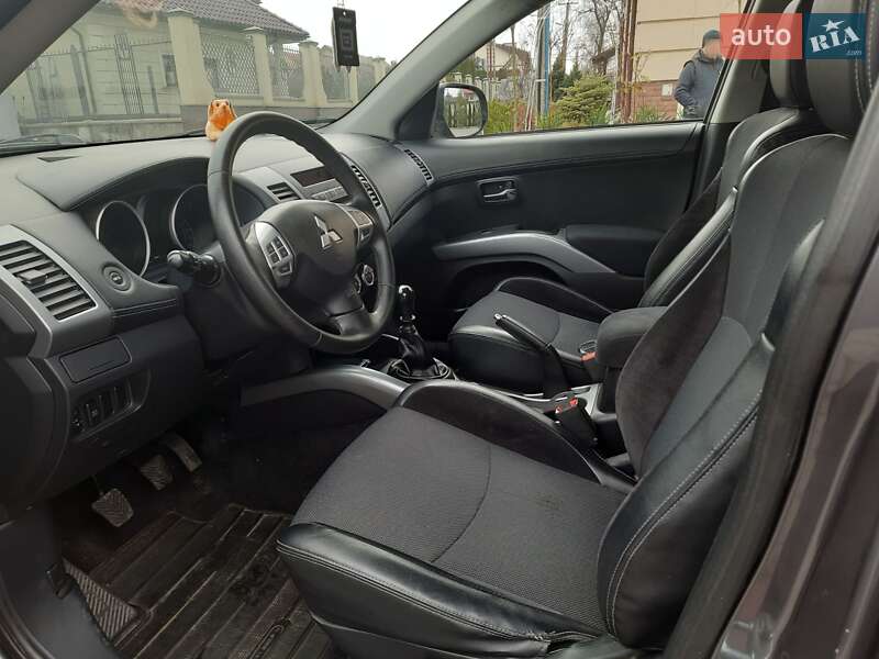 Внедорожник / Кроссовер Mitsubishi Outlander 2009 в Золочеве