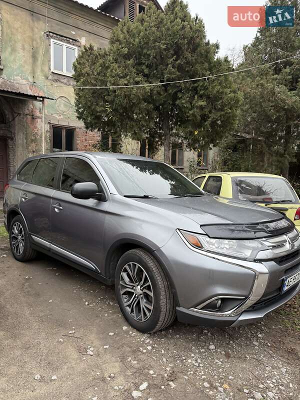 Позашляховик / Кросовер Mitsubishi Outlander 2017 в Кам'янському фото 2 Позашляховик / Кросовер Mitsubishi Outlander 2017 в Кам'янському