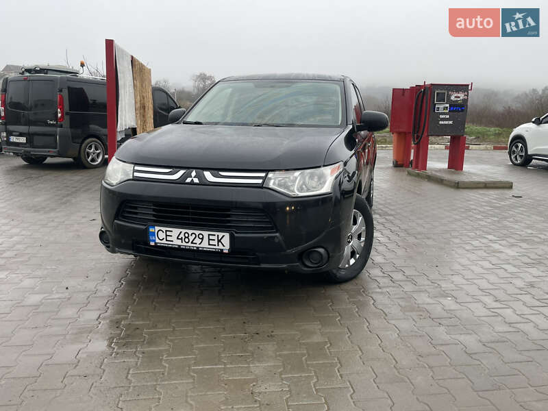 Позашляховик / Кросовер Mitsubishi Outlander 2014 в Чернівцях