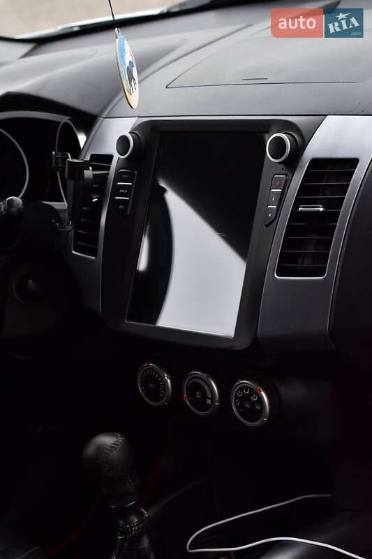 Позашляховик / Кросовер Mitsubishi Outlander 2008 в Кривому Розі фото 7 Позашляховик / Кросовер Mitsubishi Outlander 2008 в Кривому Розі
