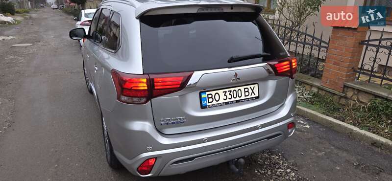 Позашляховик / Кросовер Mitsubishi Outlander 2020 в Тернополі фото 6 Позашляховик / Кросовер Mitsubishi Outlander 2020 в Тернополі