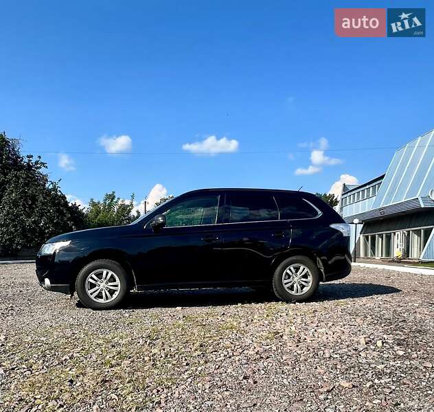 Позашляховик / Кросовер Mitsubishi Outlander 2012 в Батурині фото 2 Позашляховик / Кросовер Mitsubishi Outlander 2012 в Батурині