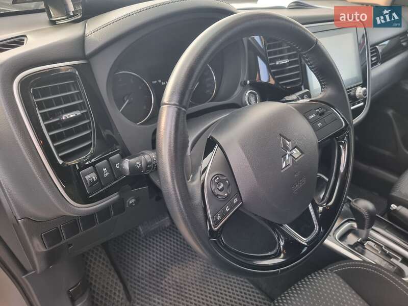 Внедорожник / Кроссовер Mitsubishi Outlander 2020 в Ирпене фото 10 Внедорожник / Кроссовер Mitsubishi Outlander 2020 в Ирпене