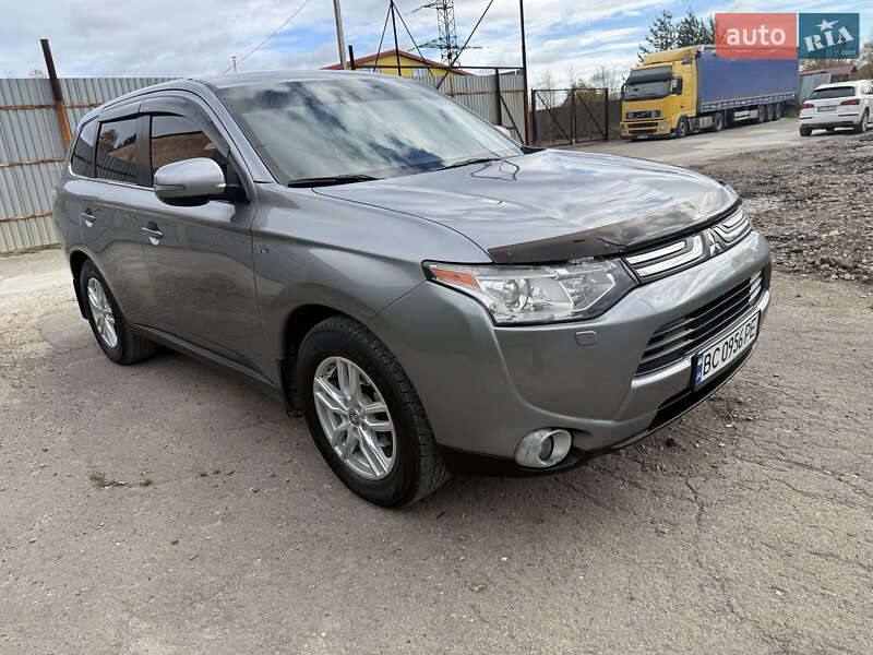 Mitsubishi Outlander 2013