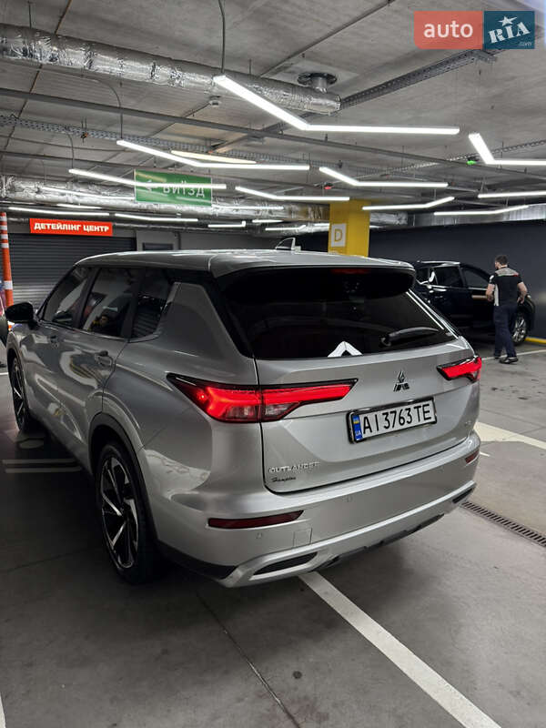 Внедорожник / Кроссовер Mitsubishi Outlander 2022 в Ирпене