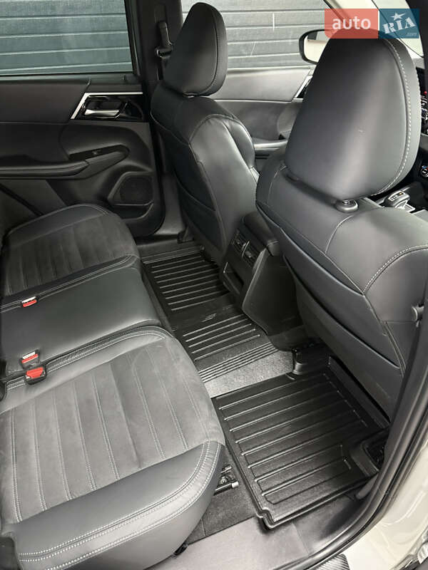 Внедорожник / Кроссовер Mitsubishi Outlander 2022 в Ирпене