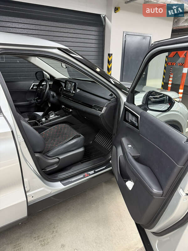 Внедорожник / Кроссовер Mitsubishi Outlander 2022 в Ирпене