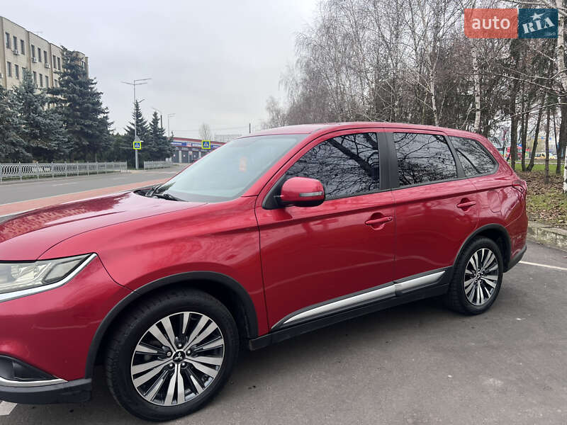 Внедорожник / Кроссовер Mitsubishi Outlander 2019 в Киеве фото 3 Внедорожник / Кроссовер Mitsubishi Outlander 2019 в Киеве