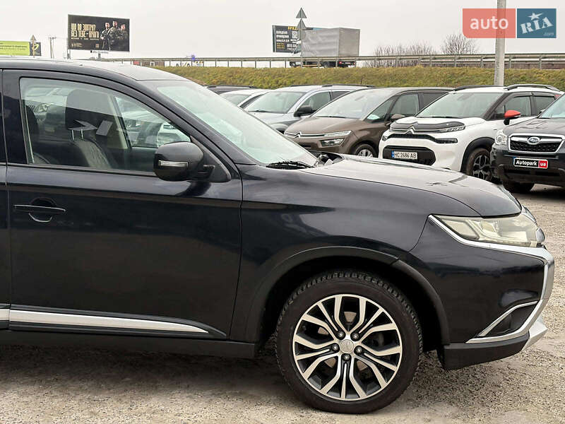 Позашляховик / Кросовер Mitsubishi Outlander 2017 в Львові фото 5 Позашляховик / Кросовер Mitsubishi Outlander 2017 в Львові