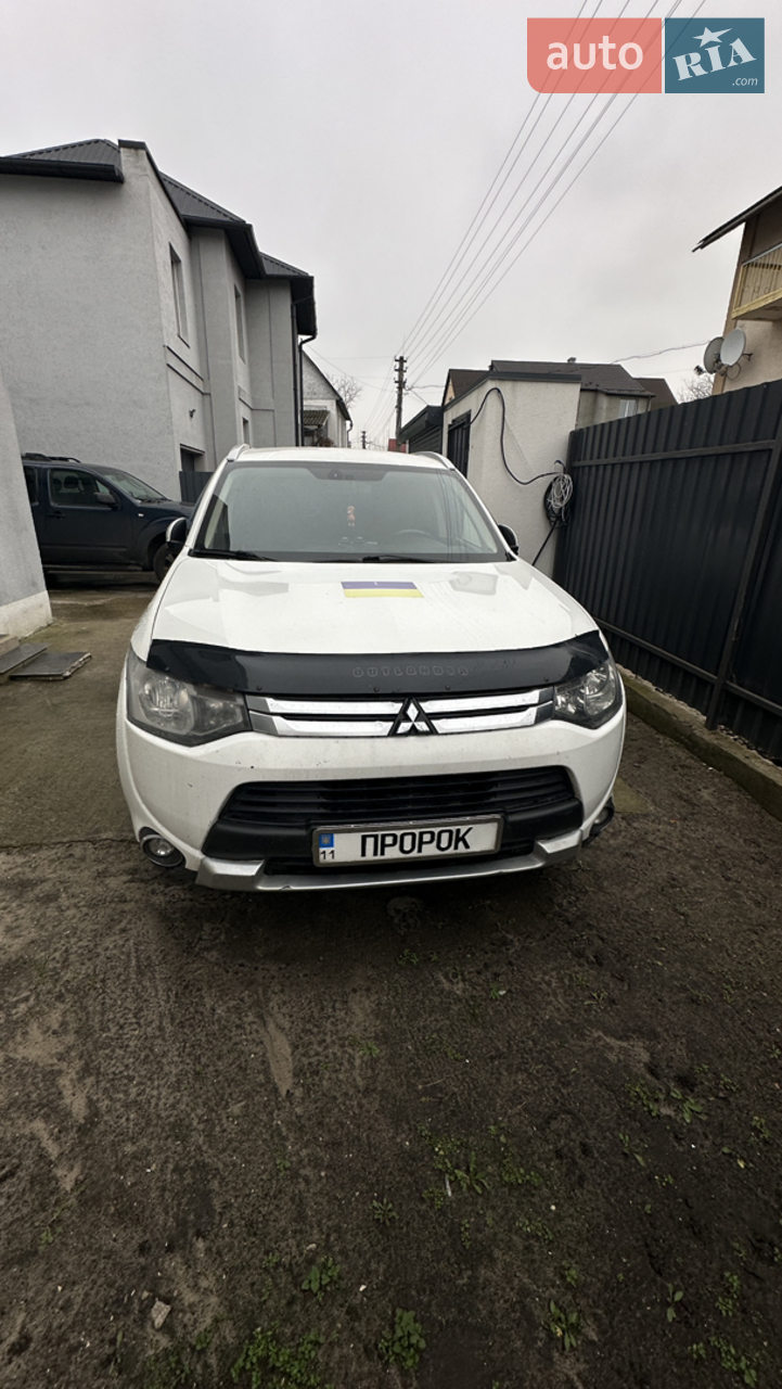 2013 Mitsubishi Outlander - мініатюра 18