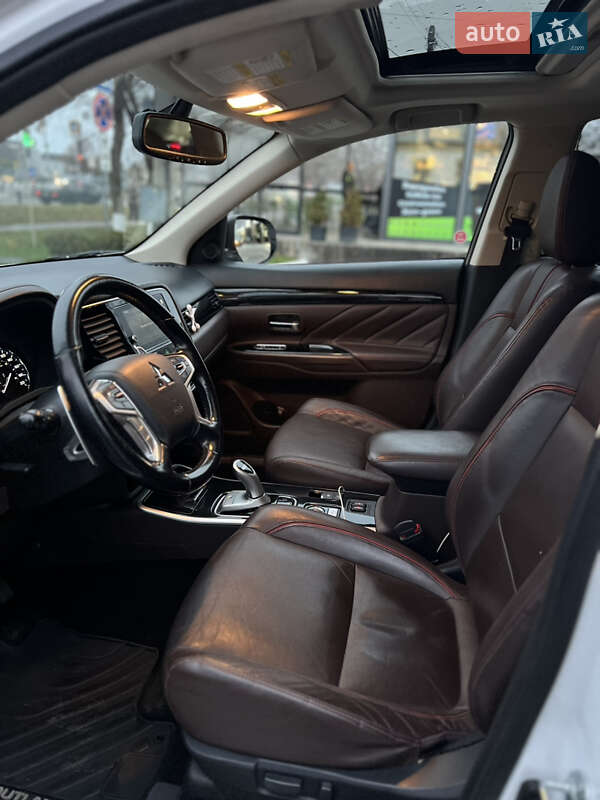 Внедорожник / Кроссовер Mitsubishi Outlander 2018 в Харькове фото 12 Внедорожник / Кроссовер Mitsubishi Outlander 2018 в Харькове
