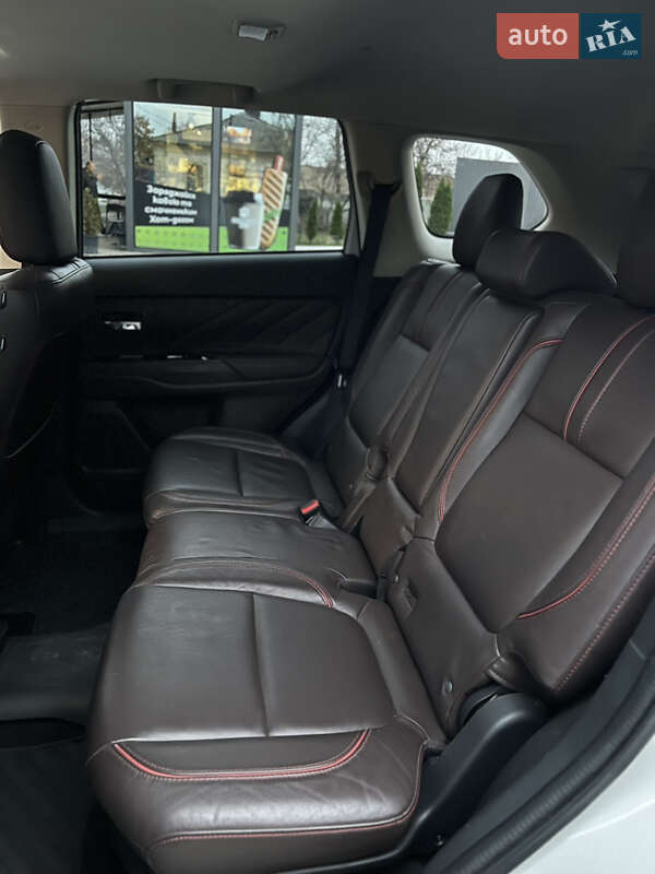 Внедорожник / Кроссовер Mitsubishi Outlander 2018 в Харькове фото 16 Внедорожник / Кроссовер Mitsubishi Outlander 2018 в Харькове