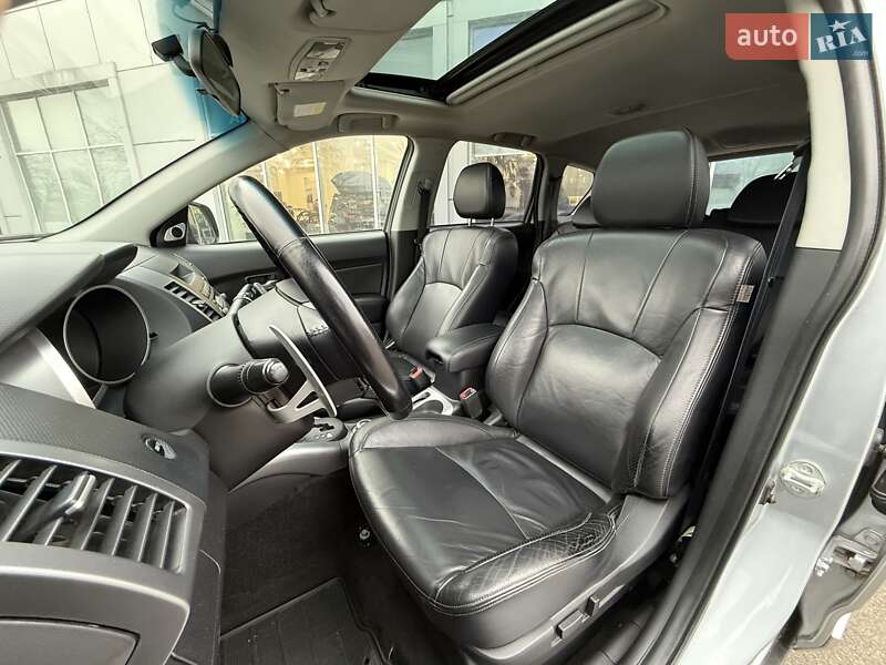 Внедорожник / Кроссовер Mitsubishi Outlander 2007 в Киеве фото 17 Внедорожник / Кроссовер Mitsubishi Outlander 2007 в Киеве