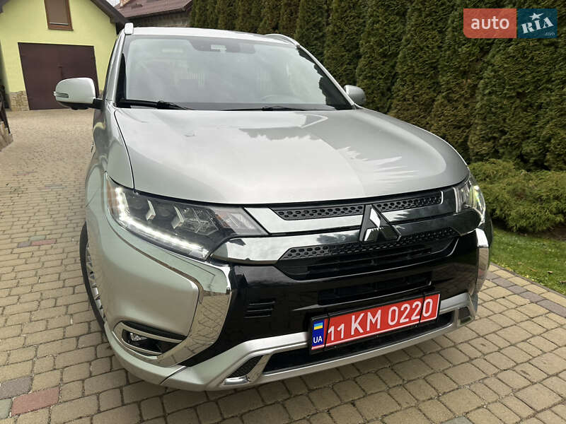 Позашляховик / Кросовер Mitsubishi Outlander 2019 в Львові фото 2 Позашляховик / Кросовер Mitsubishi Outlander 2019 в Львові