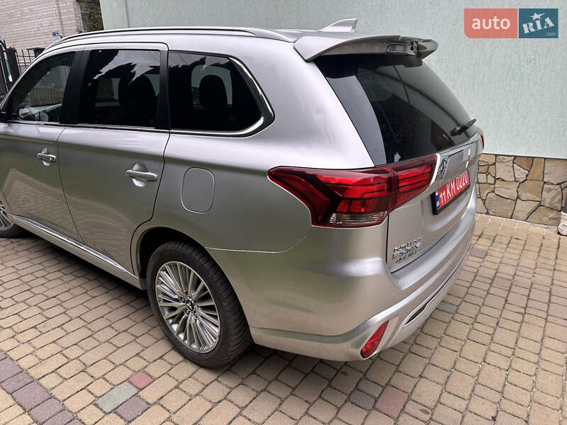 Позашляховик / Кросовер Mitsubishi Outlander 2019 в Львові фото 7 Позашляховик / Кросовер Mitsubishi Outlander 2019 в Львові