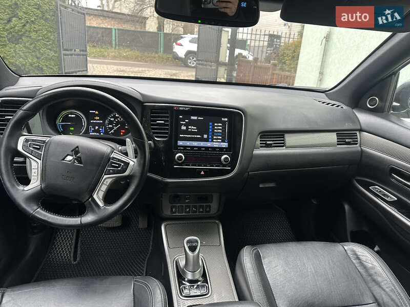 Позашляховик / Кросовер Mitsubishi Outlander 2019 в Львові фото 23 Позашляховик / Кросовер Mitsubishi Outlander 2019 в Львові