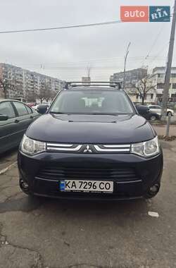 Внедорожник / Кроссовер Mitsubishi Outlander 2013 в Киеве