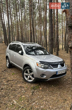 Внедорожник / Кроссовер Mitsubishi Outlander 2007 в Киеве
