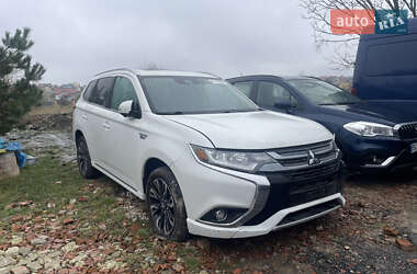 Внедорожник / Кроссовер Mitsubishi Outlander 2018 в Львове