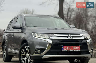 Внедорожник / Кроссовер Mitsubishi Outlander 2017 в Дрогобыче