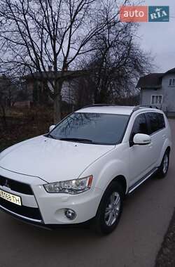 Внедорожник / Кроссовер Mitsubishi Outlander 2012 в Стрые