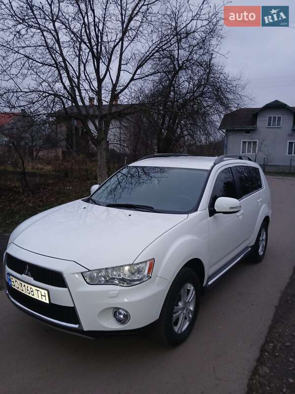 Mitsubishi Outlander 2012