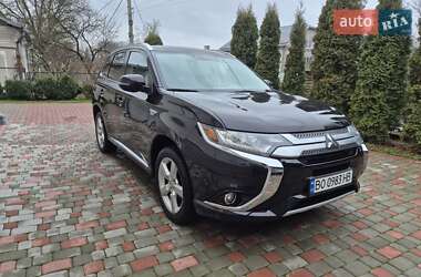 Позашляховик / Кросовер Mitsubishi Outlander 2017 в Тернополі