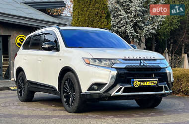Внедорожник / Кроссовер Mitsubishi Outlander 2020 в Львове