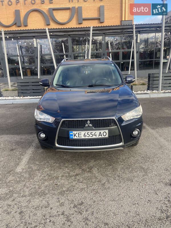 Mitsubishi Outlander 2011