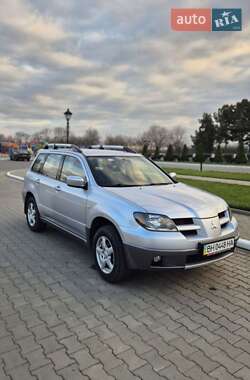 Внедорожник / Кроссовер Mitsubishi Outlander 2003 в Измаиле