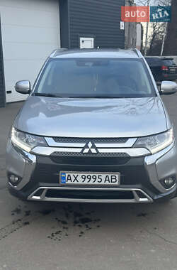 Внедорожник / Кроссовер Mitsubishi Outlander 2019 в Харькове