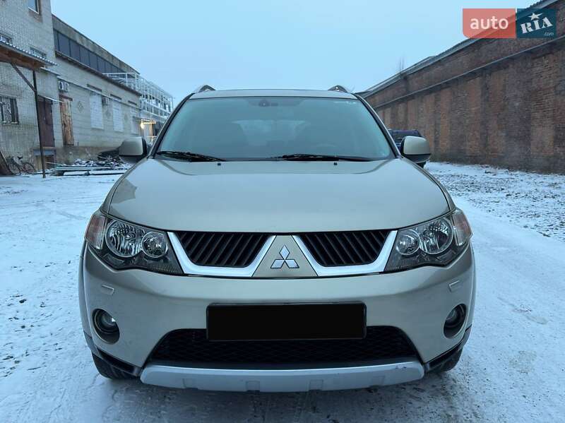 Внедорожник / Кроссовер Mitsubishi Outlander 2007 в Ахтырке